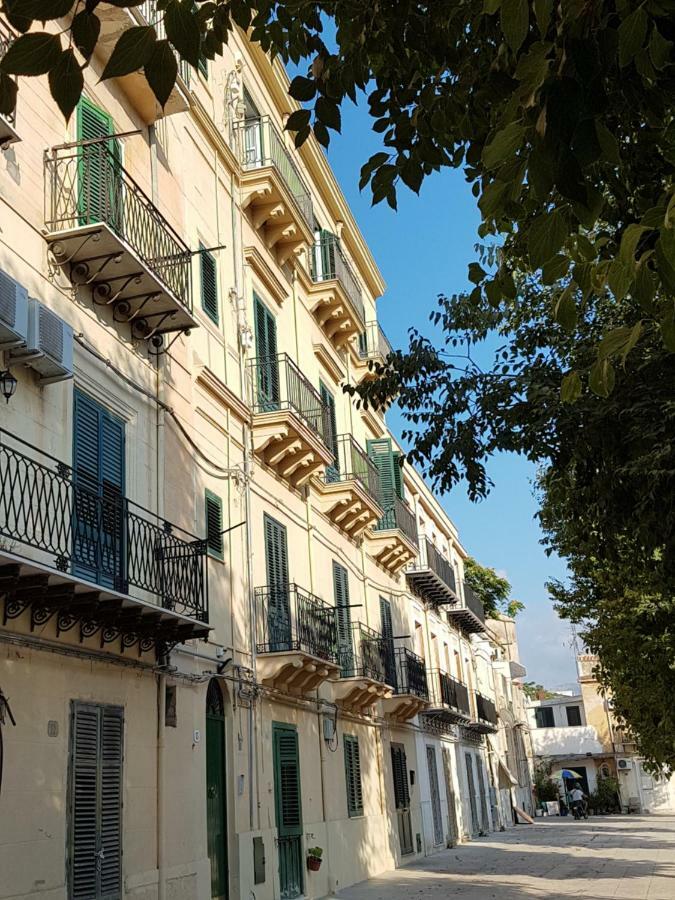 Casa Vacanze Villa D'Orleans Palermo Exterior photo