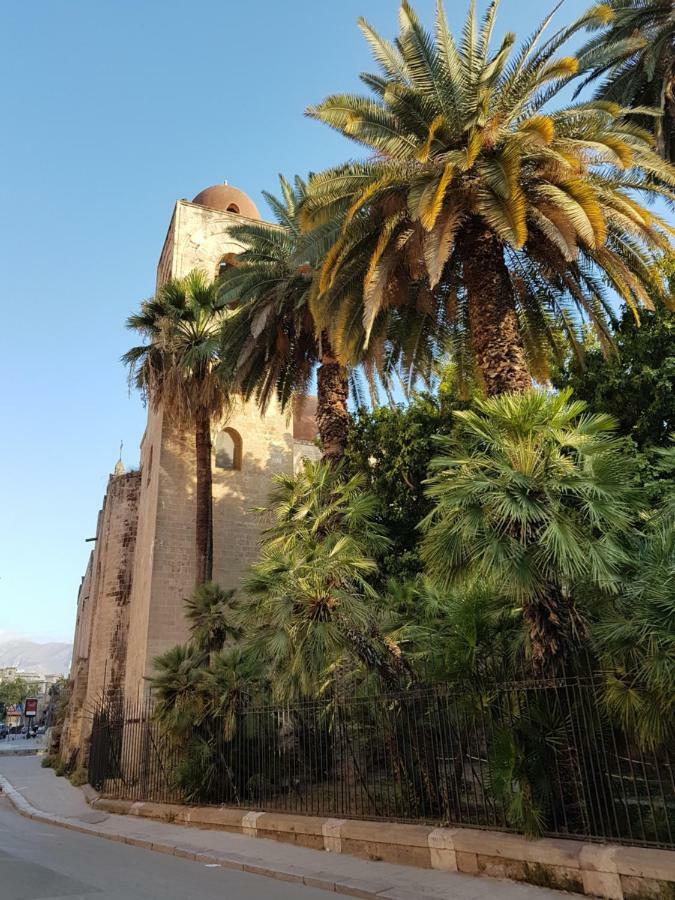 Casa Vacanze Villa D'Orleans Palermo Exterior photo