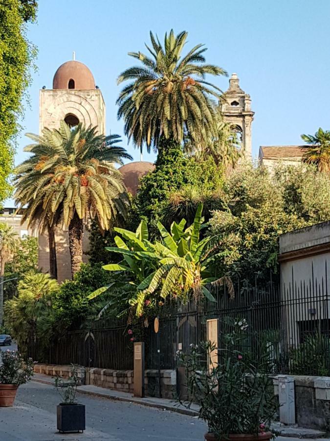 Casa Vacanze Villa D'Orleans Palermo Exterior photo