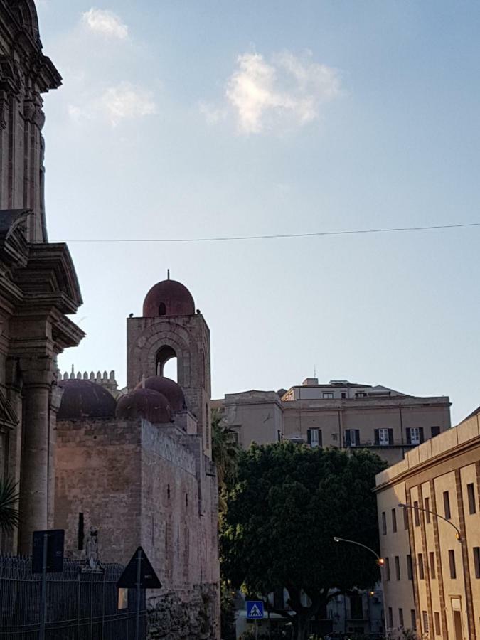 Casa Vacanze Villa D'Orleans Palermo Exterior photo
